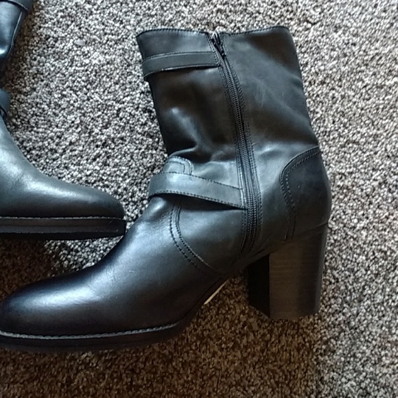 Size 11 black leather boots - Picture 4 of 4